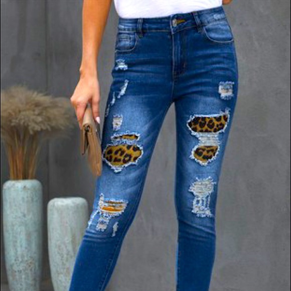 Cute leopard print cutout/distressed straight leg jeans with rolled up ankle - Picture 5 of 5